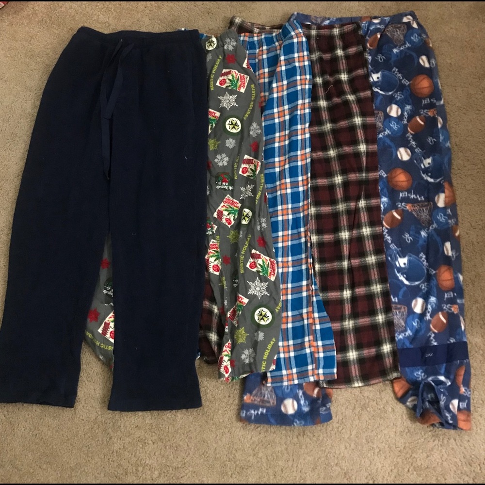 Bundle of 5 pajama pants. Plaid.